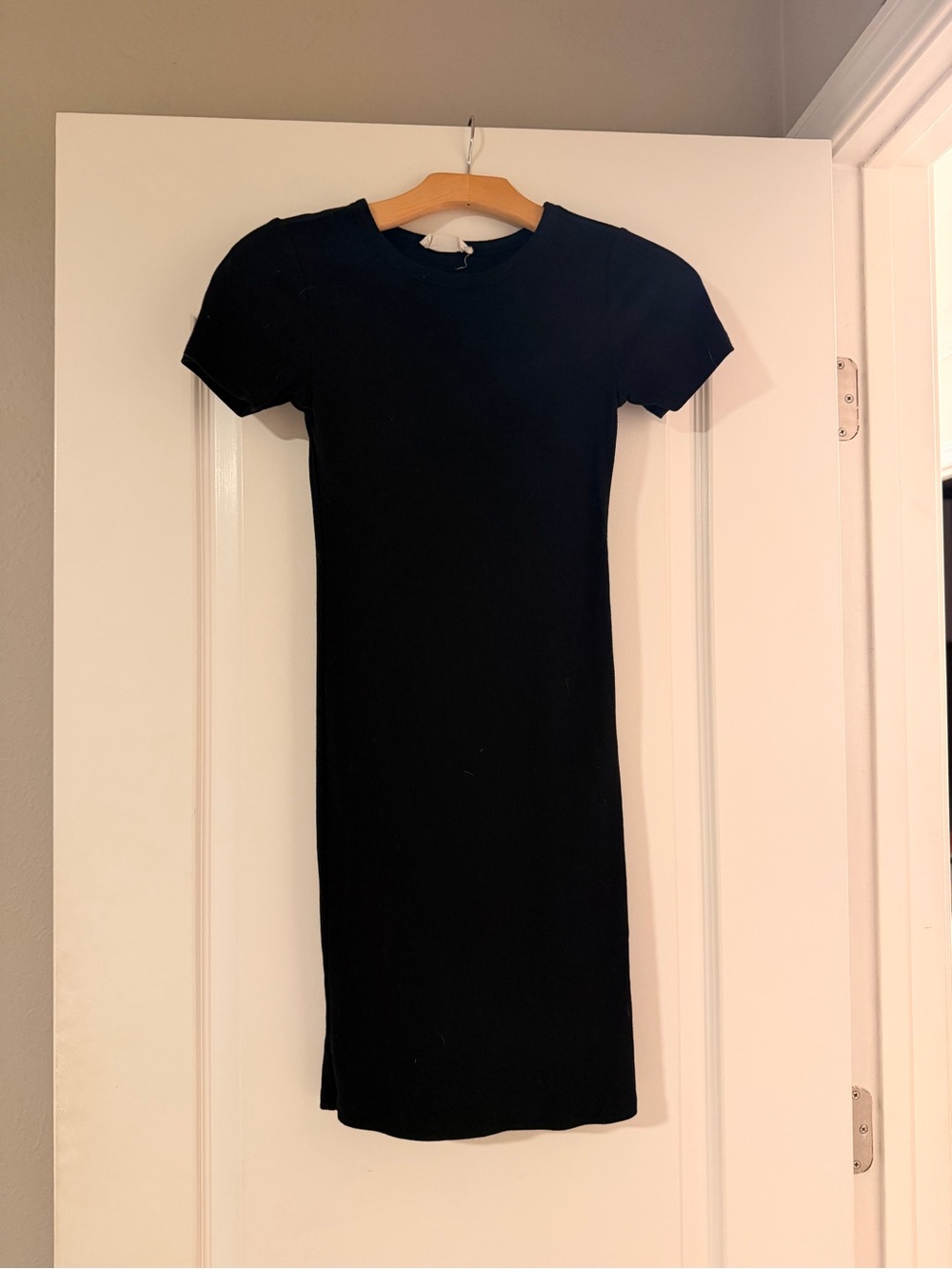 Classic Black Short-Sleeve Bodycon Dress